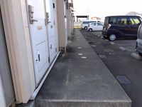 レオパレスアントラー エントランス