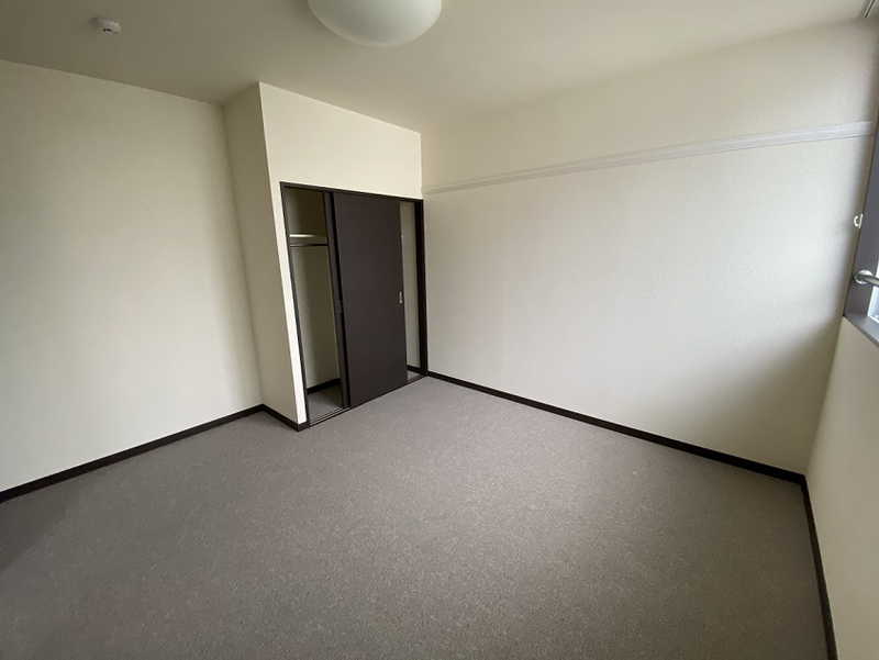 LEONEXT Central Bedroom