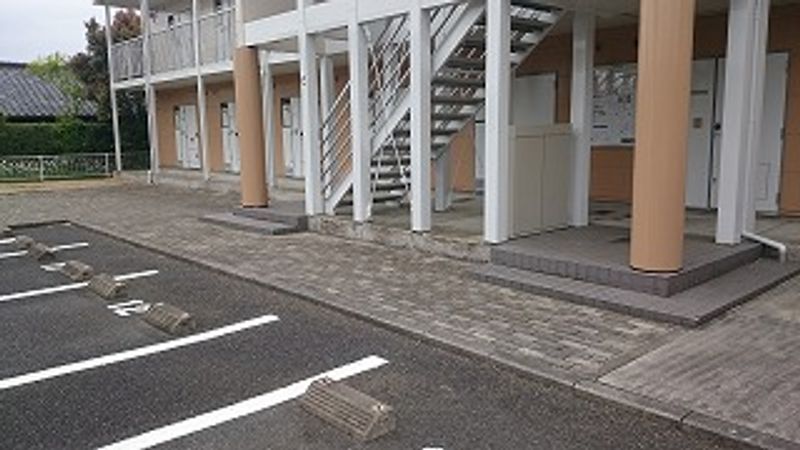 レオパレスサニーヒルズ エントランス