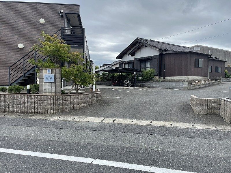 レオネクスト小郡 エントランス