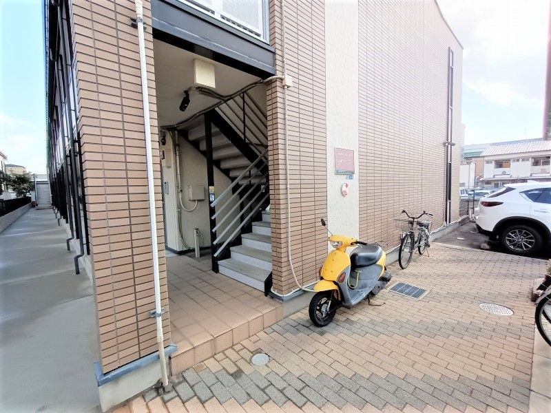 レオパレス千成Ⅱ エントランス