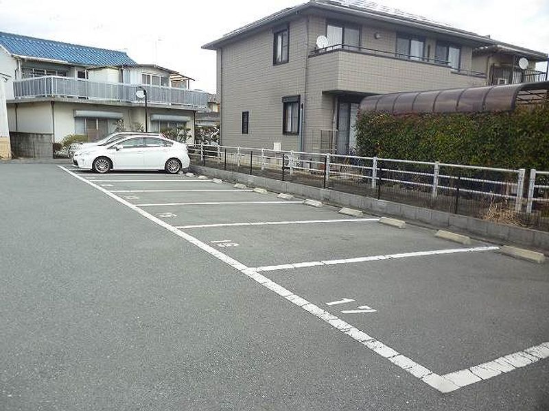 レオネクストＫＴＹ　白浜Ⅱ 駐車場