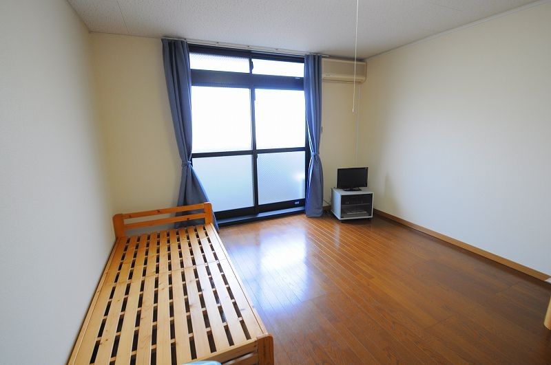 レオパレスシンフォニア 居間