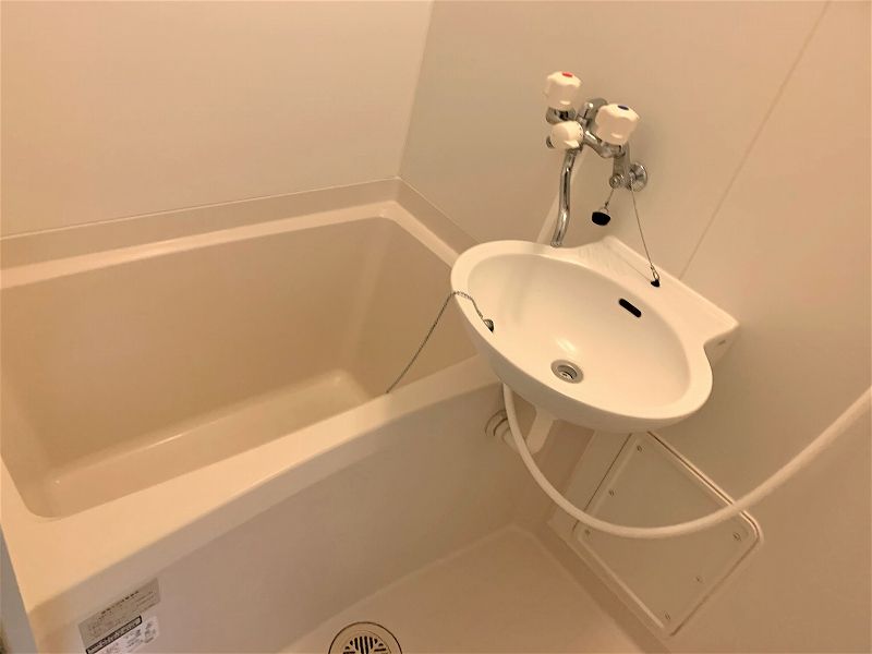 レオパレスたつの中央 洗面所