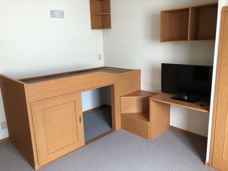 レオパレスビオトープ萩 居間