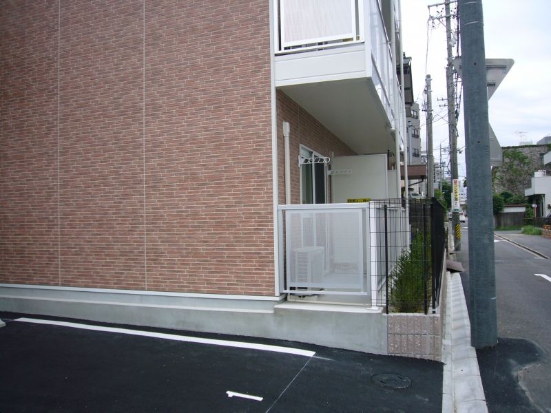 レオパレスルミエール筒井 駐車場