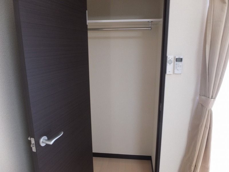 レオネクストシモイフク 収納
