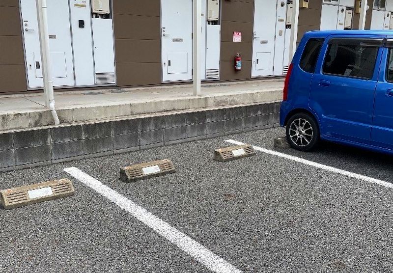 レオパレスガット 駐車場
