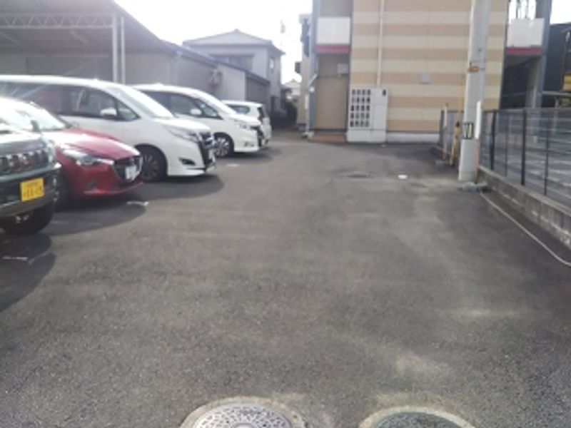 レオパレスパル 駐車場