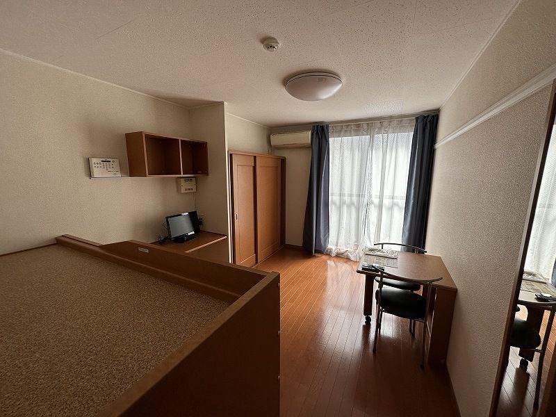 レオパレスアクエリアス 居間