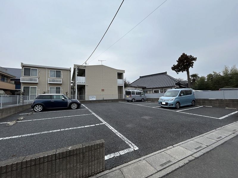 レオパレスｃｕｒａｃｉｏｎ 駐車場