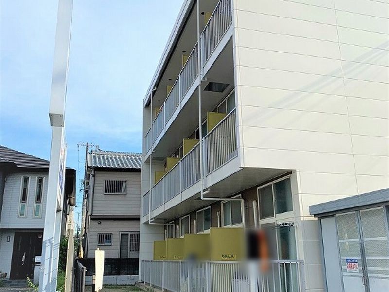 レオパレスたつみ 外観