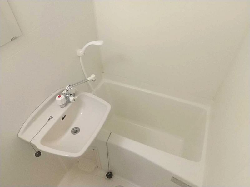 leopalace Golden Village Bathroom