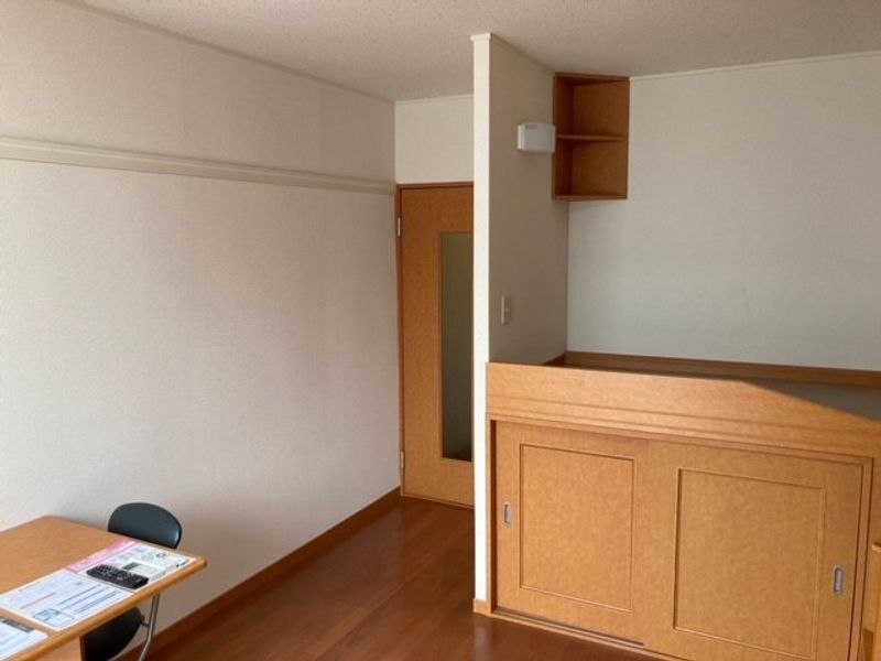 レオパレスグランドホープ 居間