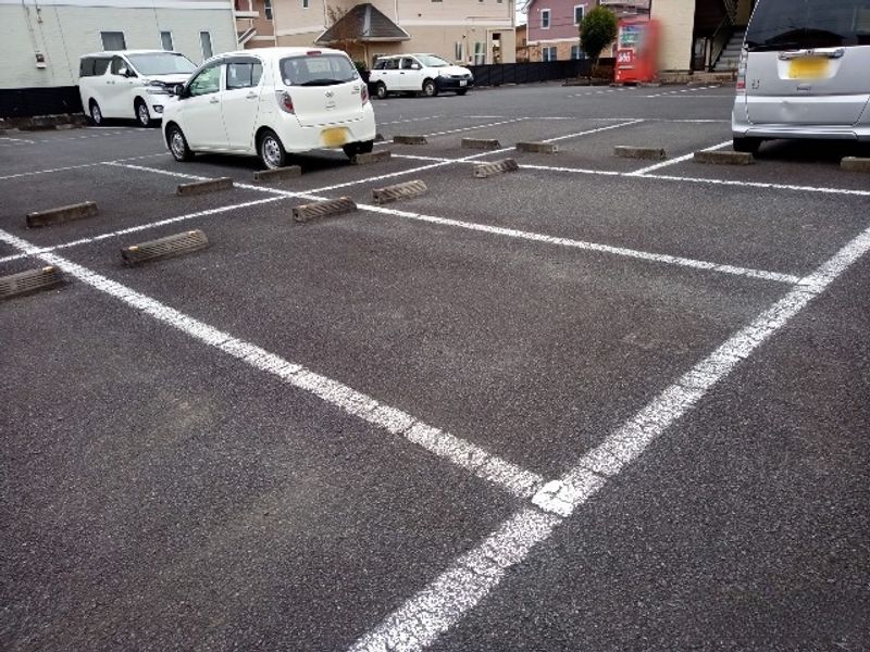 レオパレスコスモスＮＯ７ 駐車場
