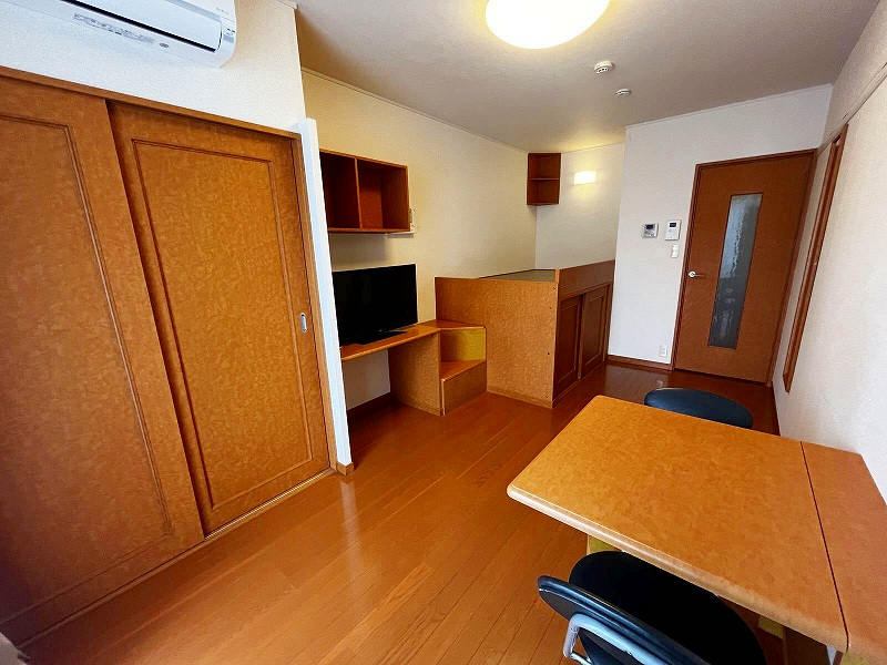 レオパレスソルヴェーグ 居間