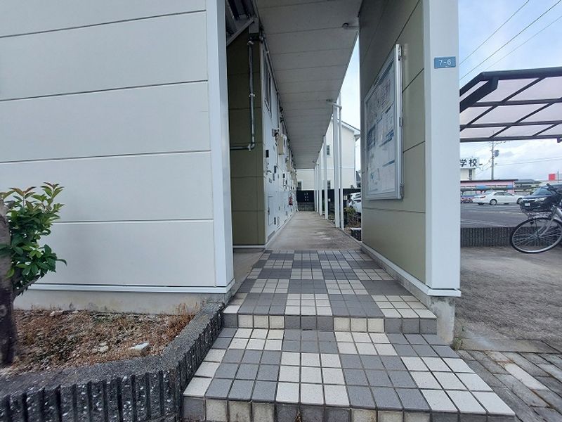 レオパレス新中町Ｒ エントランス
