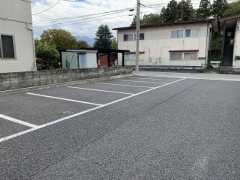 レオネクストメゾン　ド　テラ 駐車場