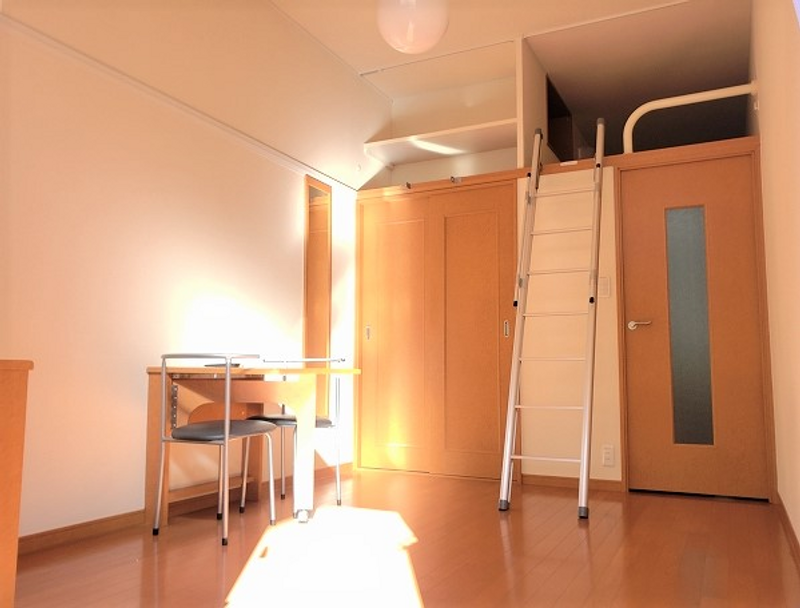 レオパレス美女 居間