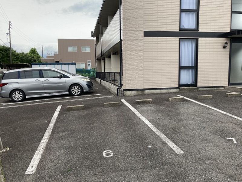 レオパレスカンフォート１ｓｔ 駐車場