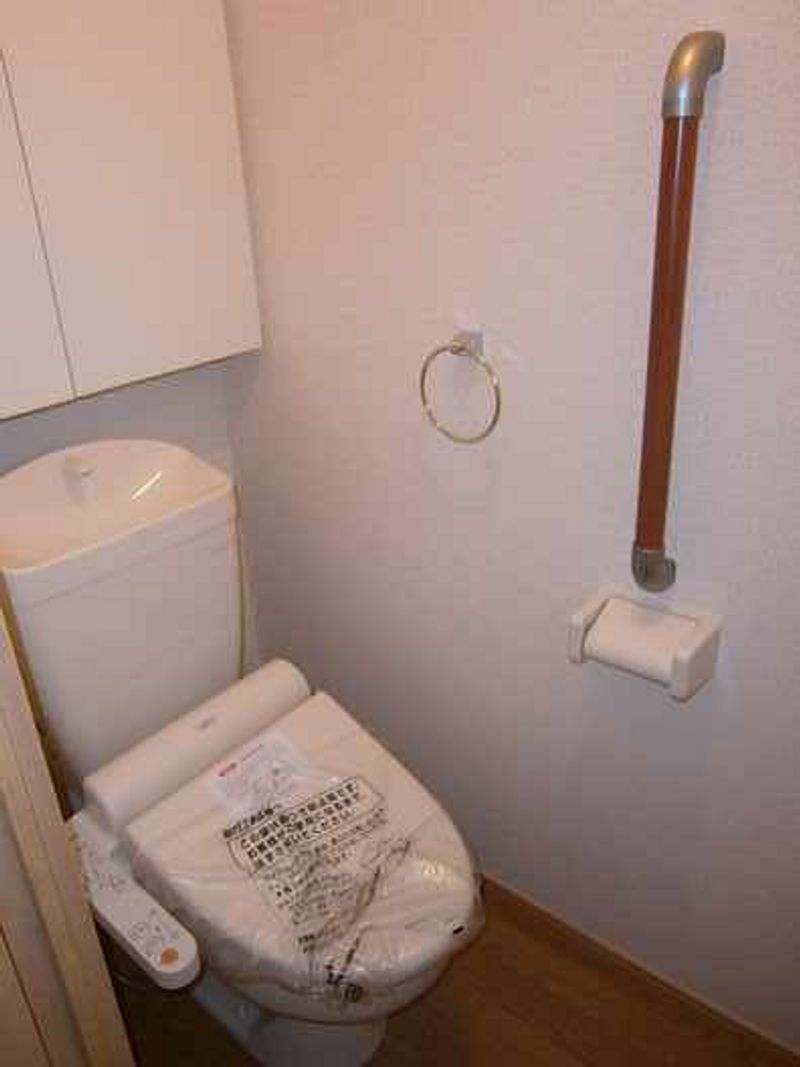 レオパレス三ヶ田 トイレ