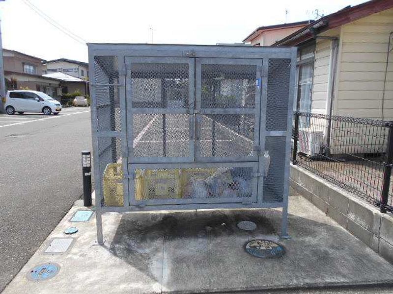 レオパレス中村 共用部分