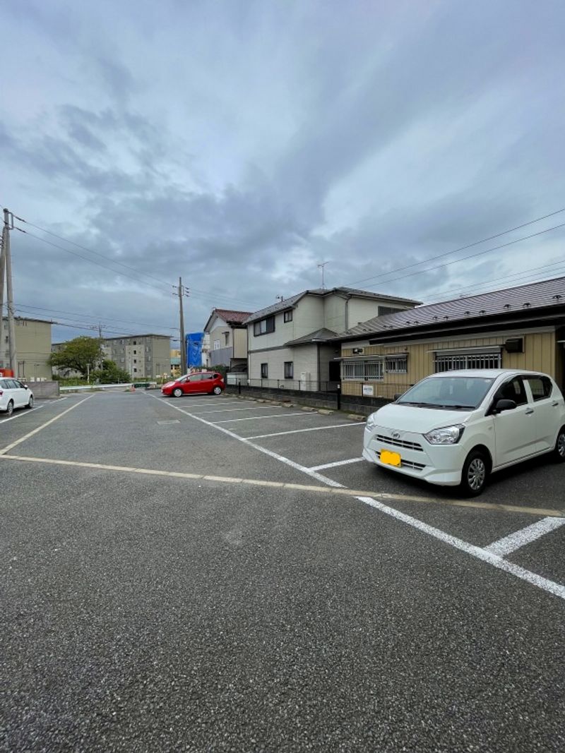レオパレスタートルハウス　Ⅰ 駐車場