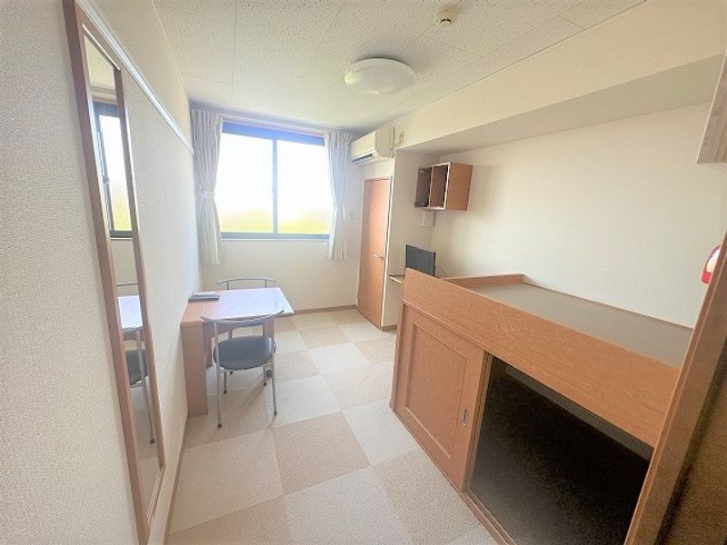 レオパレスヒルサイドハイツ菅田 居間