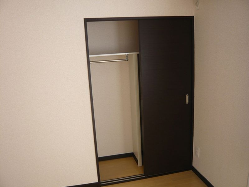 LEONEXT Wakaba 1 Kho lưu trữ