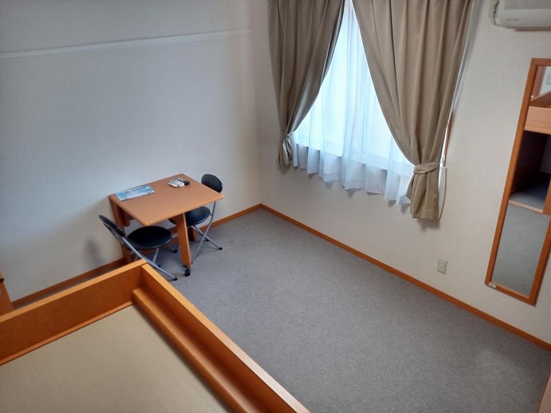 レオパレス西部 居間