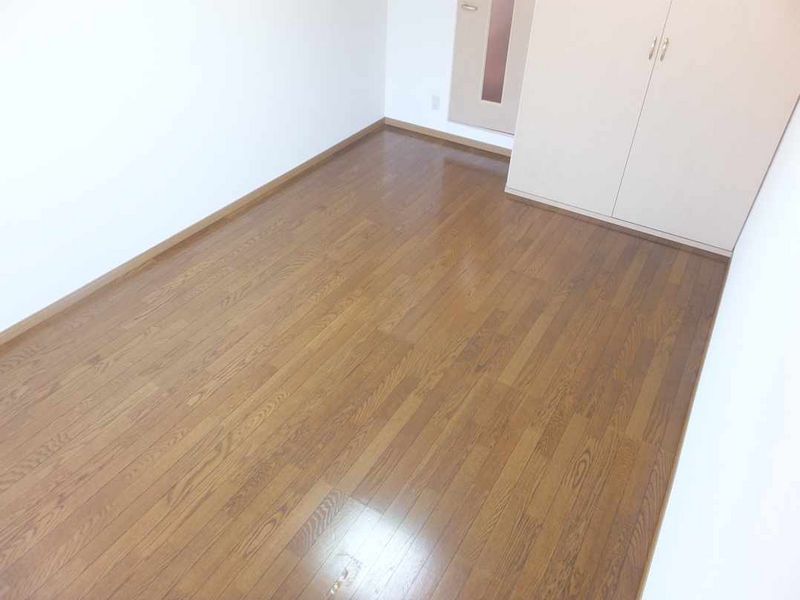 レオパレス湘南２１ 居間
