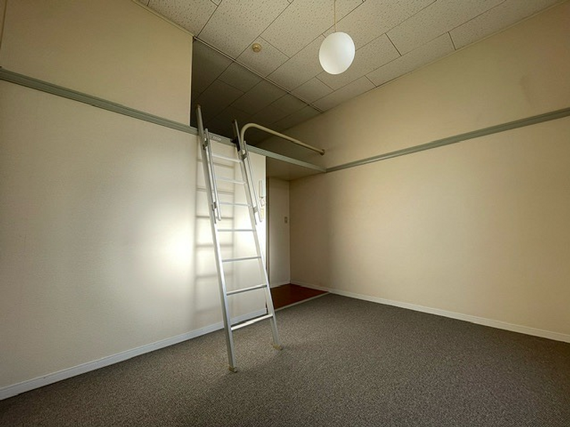 レオパレスクサマ 居間