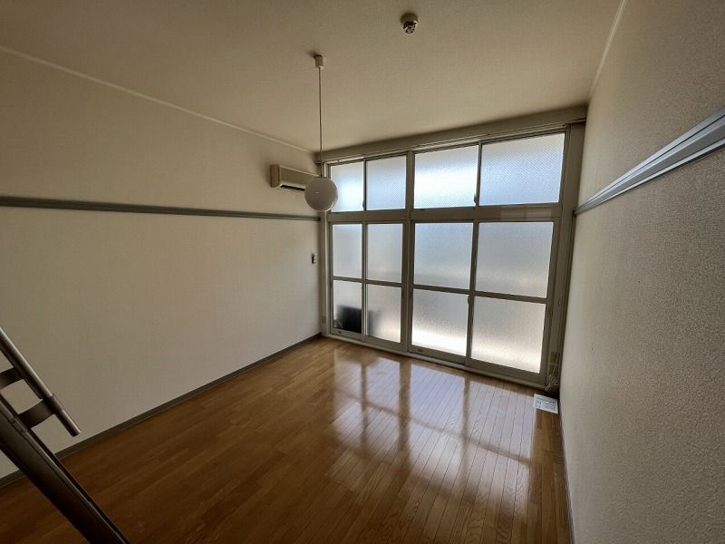 レオパレス吉田 居間