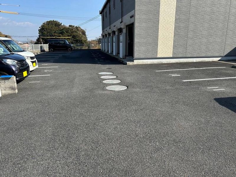 レオパレス竜王 駐車場