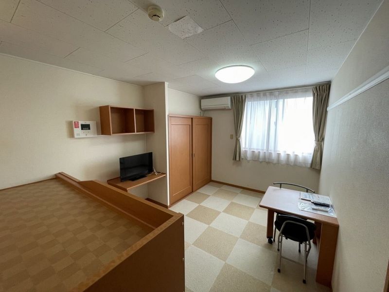 レオパレスセレッソ 居間