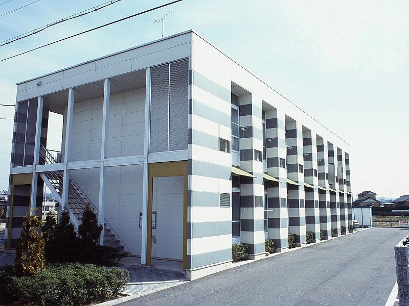 レオパレスフレール 外観