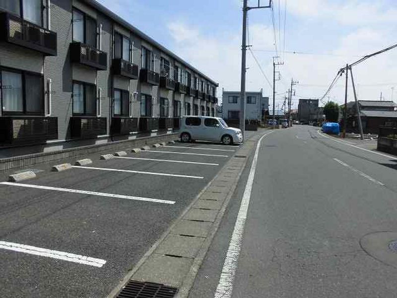 レオパレスバンブー 駐車場