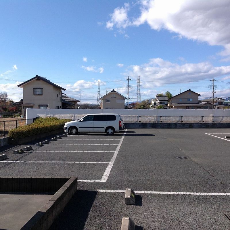 レオパレスリマインズ　蒼海 駐車場