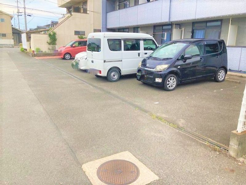 レオパレスヴィラ 駐車場