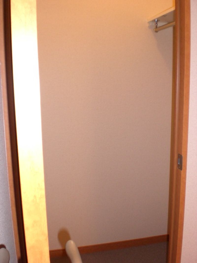 レオパレスシュークル 収納