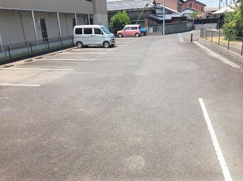 レオパレスＫｉｍｉｅ 駐車場