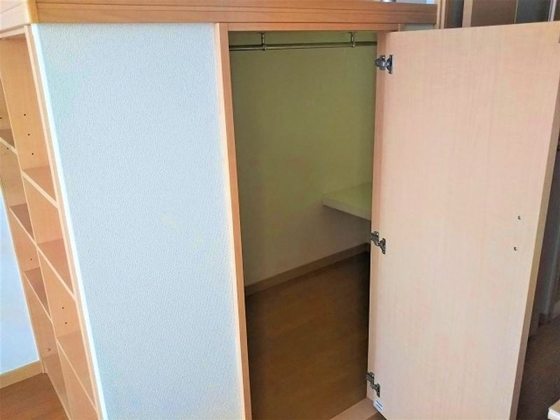 レオパレスフェリキタス花園 収納