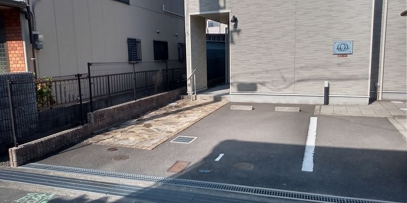 レオネクストエミネンスティアラ 駐車場