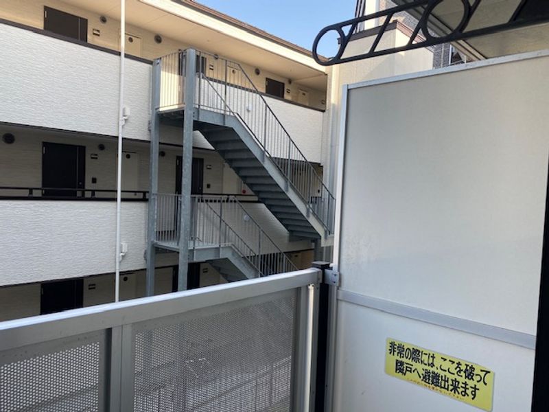 レオパレスエアポート バルコニー