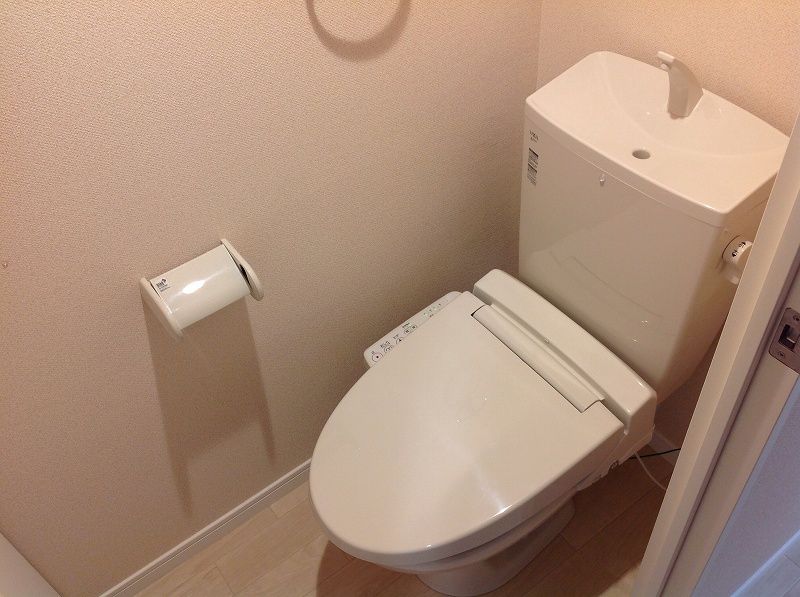 LEONEXT Sunny Terrace Ishibashi Toilet