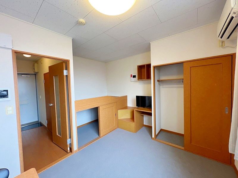 レオパレスメルベーユドミール 居間