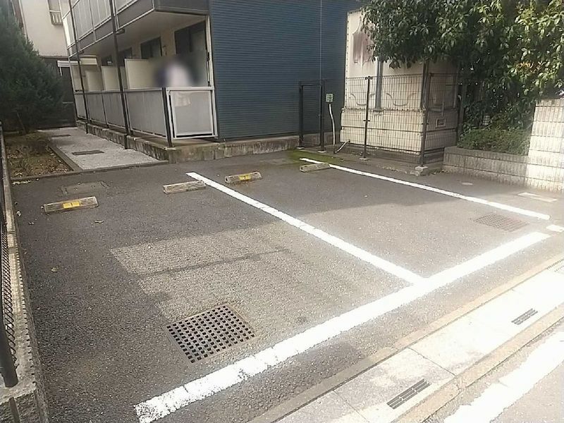 レオパレスマイム 駐車場