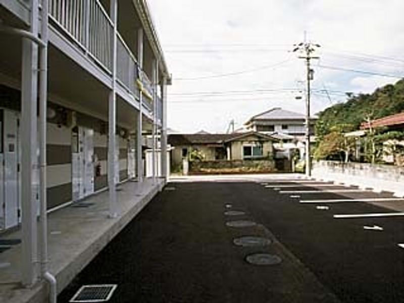 レオパレス長尾 玄関