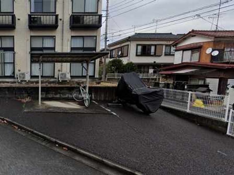 レオパレスパークヒル 駐車場