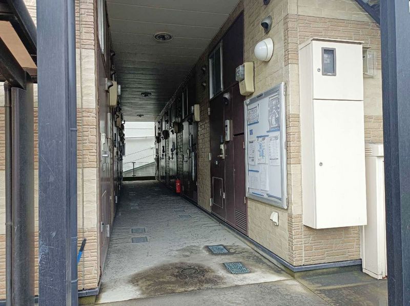 レオパレスＣａｓａ　Ｎａｐｏｌｉ エントランス